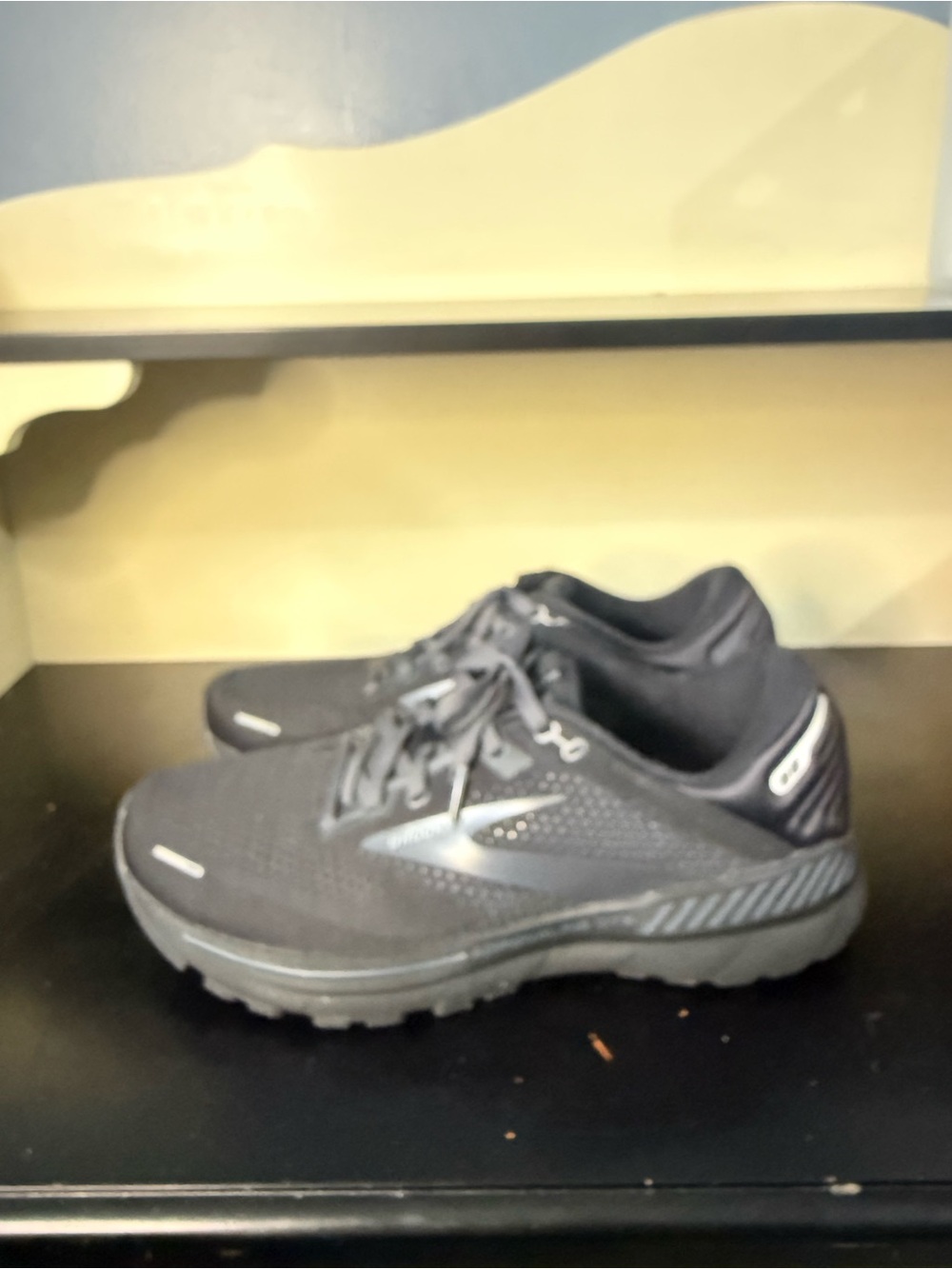 Brooks Men's Black Athletic Running Shoes